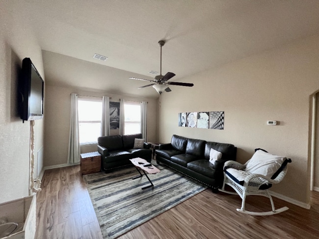 Building Photo - 820 Osage Dr Rental