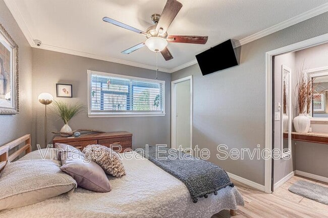 Photo - 6332 Newtown Cir