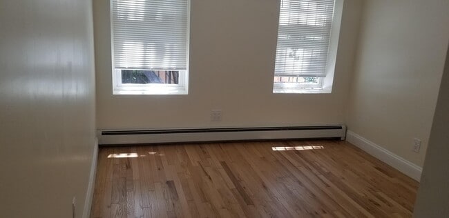 Building Photo - 98 Liberty Ave Unit #2