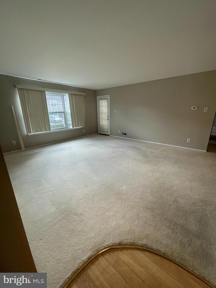 Photo - 5207A Adelaide Dr