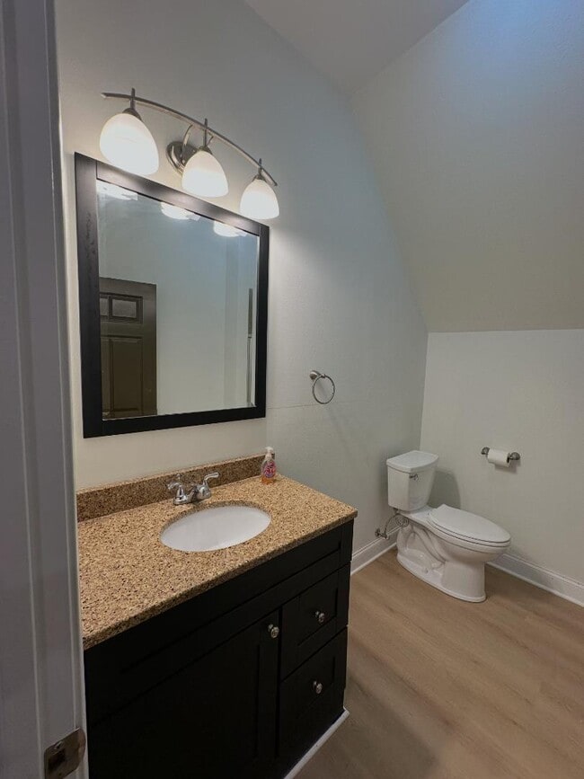 Photo - 955 N 17th St