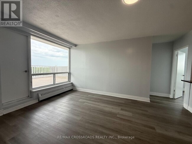 Photo - 363 Lakeshore Rd E Unit 804