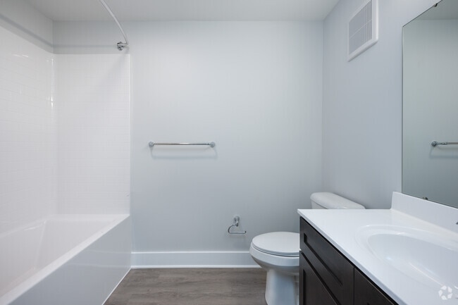 3 habitaciones, 2 baños, 1290 pies cuadrados, baño