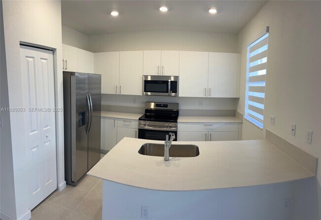 Photo - 2451 SE 28th St