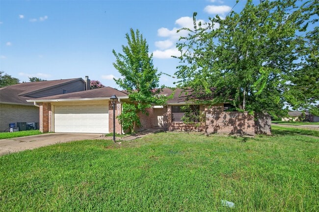Building Photo - 22151 Birch Valley Dr Rental