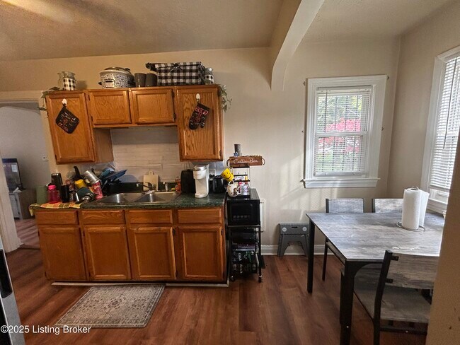 Photo - 741 S 39th St