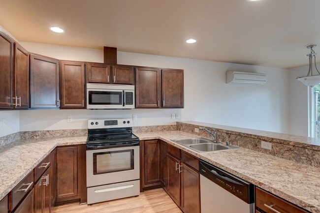 Photo - Conveniently Located 3 Bedroom Townhouse