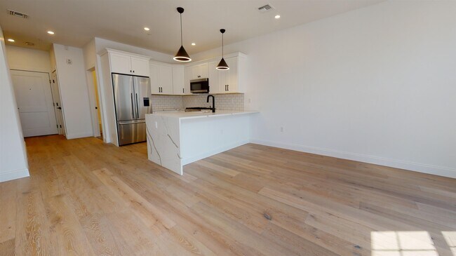 Photo - 580 Palisade Ave Unit 203