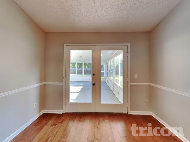 Photo - 1133 Linwood Loop