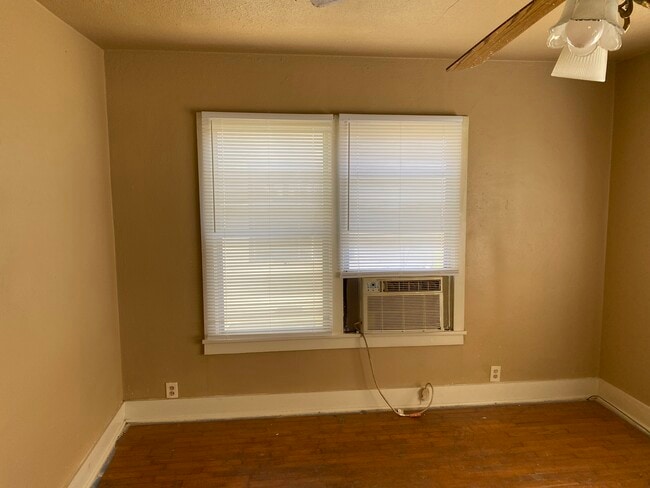 Photo - 204 Alcorn St