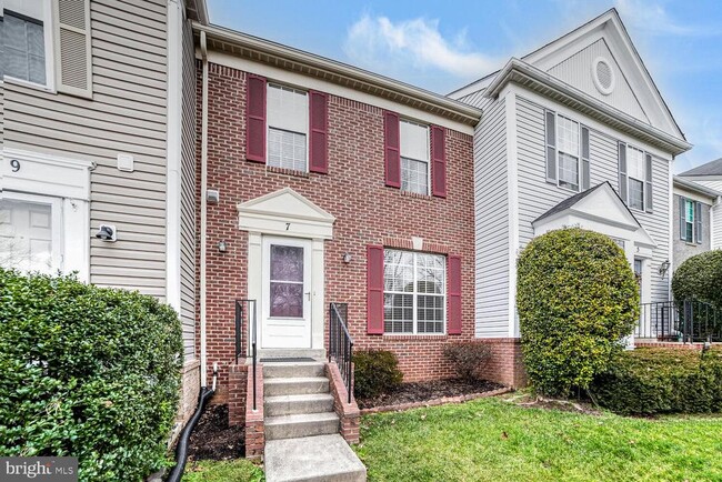 Photo - 7 Cottage Field Ct Townhome