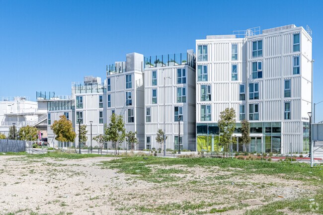Photo - Isla de Los Angeles Apartments