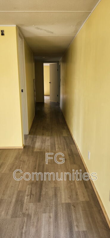 Photo - 112 Laurin Dr