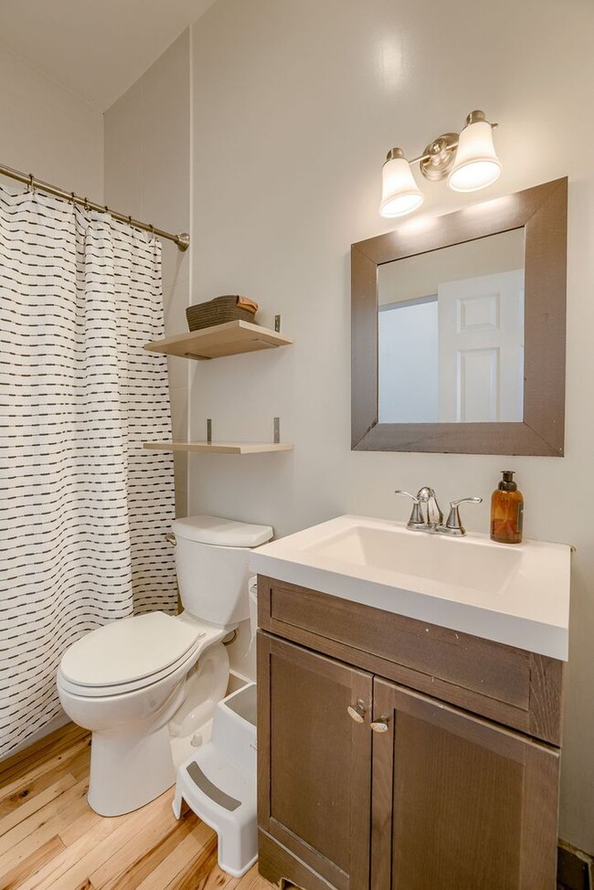 Photo - Charming 2 Bedroom Just Minutes from the Old Market!!