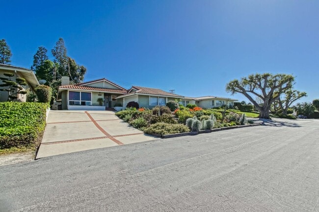 Building Photo - FULLY FURNISHED, CHARMING & AIRY, 4BR2BA MONTEMALAGA HILLTOP HOME W/ “QUEENS NECKLACE” VIEWS, 2-C...
