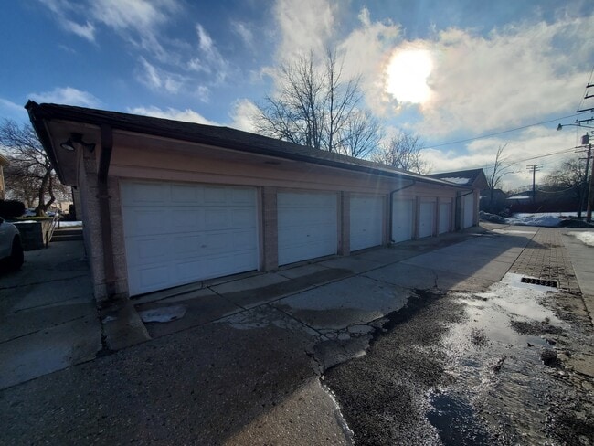 Photo - Forest Home 8 Unit Unit 1