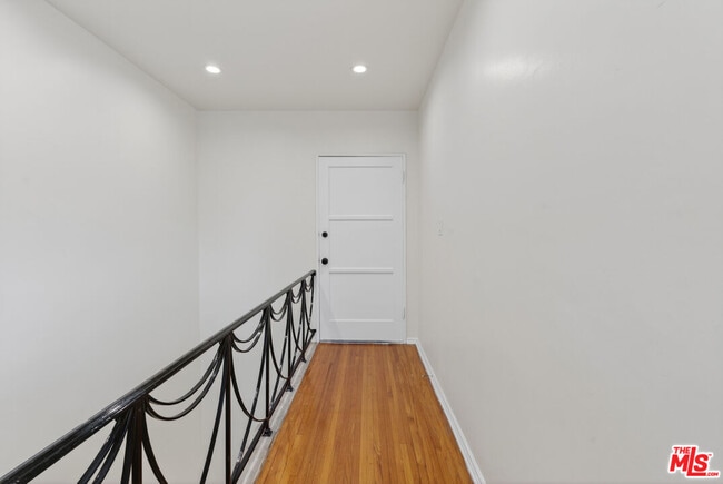 Photo - 906 Croft Ave