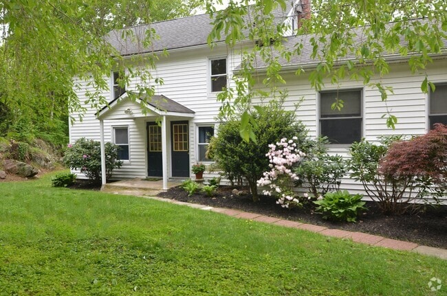 Building Photo - 10 Mountain Orchard Rd Rental