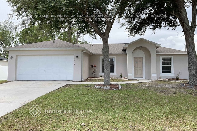 Building Photo - 3009 Tropical Cir SE