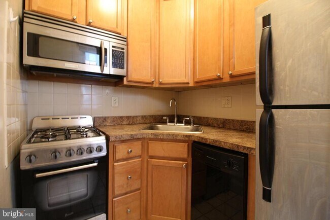 Photo - 30 S 22nd St