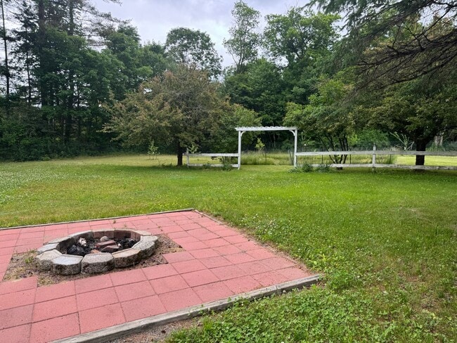 Photo - 4 Bedroom just minutes to Dartmouth