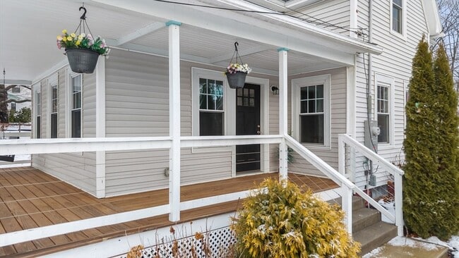 Photo - 656 Grove St