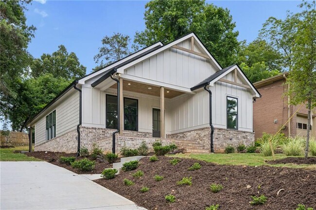 Photo - 2050 Morehouse Dr NW