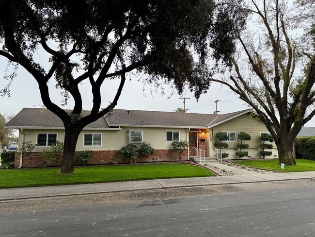 Photo - Conveniently located single story home!