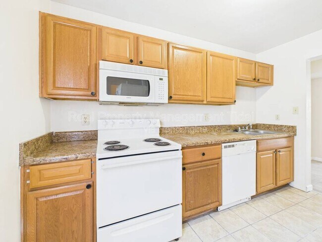 Photo - 1528 Darren Cir