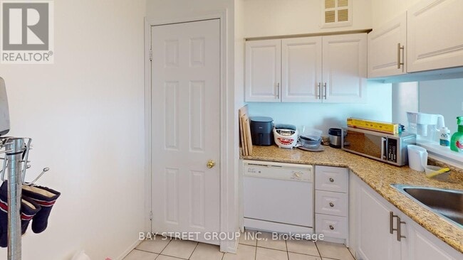 Photo - 3050 Ellesmere Rd Unit 1019