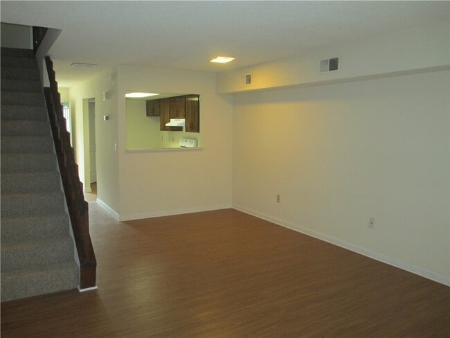Photo - 200 Woody Rd