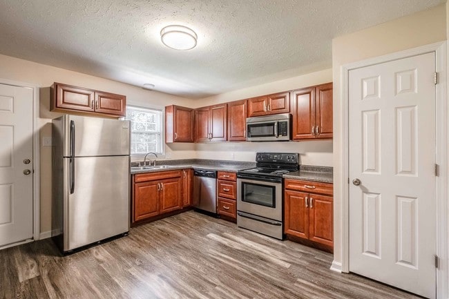 Photo - Avalon Townhouse Apartments