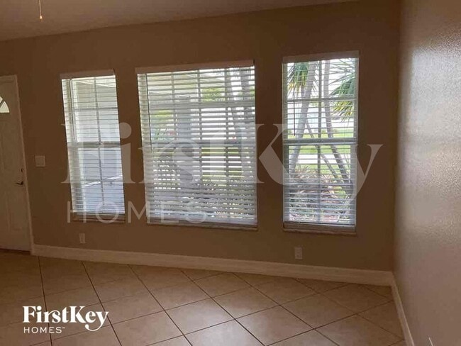 Photo - 314 SE 15th St