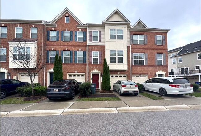 Building Photo - Lovely 3 BR/2 Full BA & 2 Half BA Townhome in Elkridge!