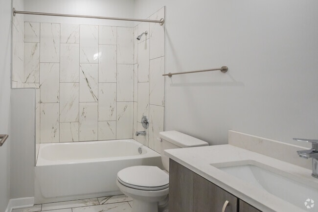 1 BR, 1 BA - 631SF