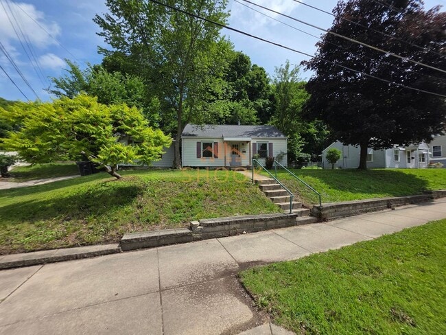 Photo - Cute 2 Bedroom Home Close to Downtown