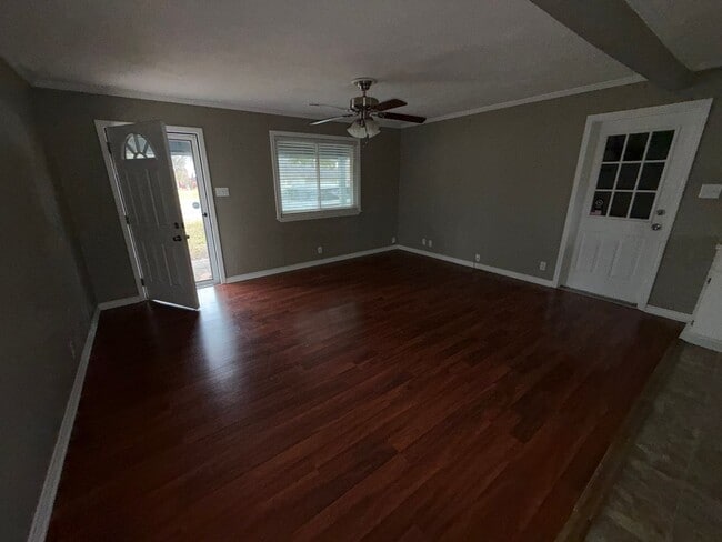 Photo - Charming 2 Bed / 1 Bath House located in the heart of Groves