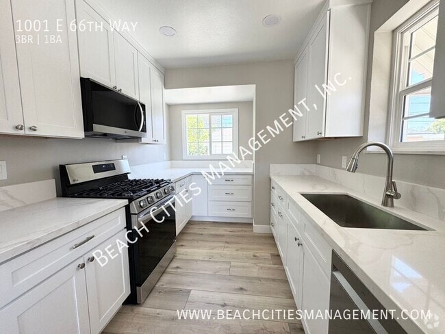 Building Photo - 1001 E 66th Way Rental