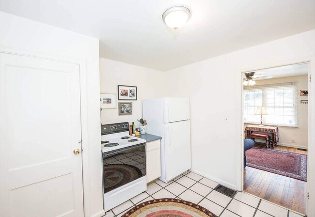 Photo - 5163 Caroline Ave