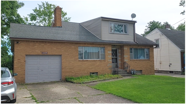 Front of the property. - 1145 Cleveland Dr Unit Lower Apartment - 1st Flr