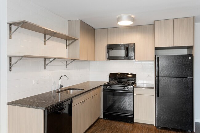 Photo - 6134 N Kenmore Ave