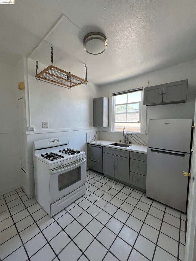 2249 Spaulding Ave Unit 4