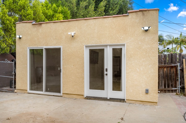 Building Photo - 1535 S Ogden Dr