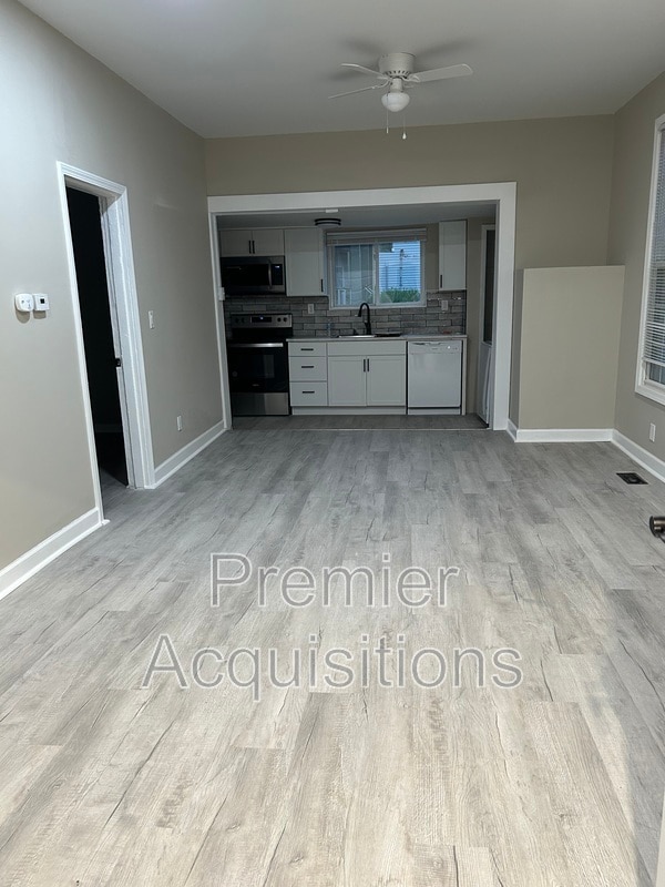 Photo - 825 Easton St