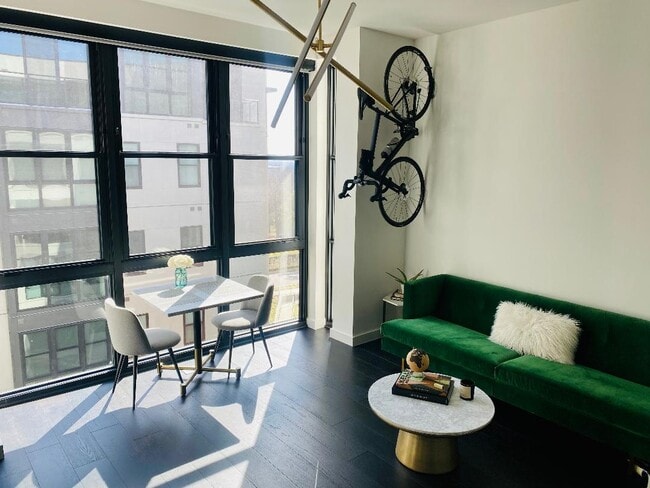 Photo - 800 Embassy Dr Unidad 523