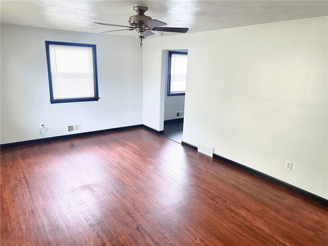 Photo - 115 Burben Way