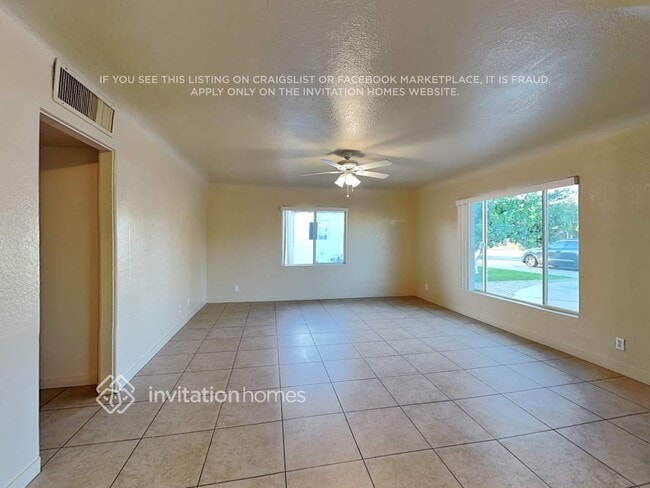 Photo - 527 W 1st St