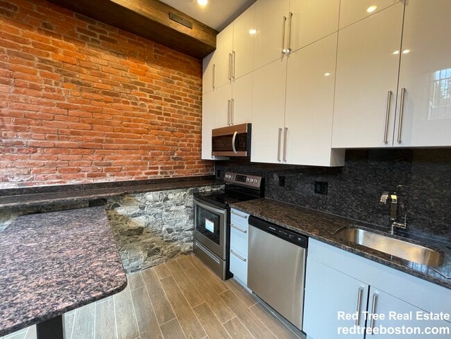 Photo - 1030 Commonwealth Ave Unidad 102