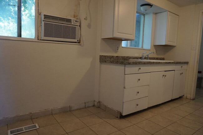 105 W 250 N Unit 105-3