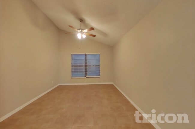 Photo - 419 E Springtree Way